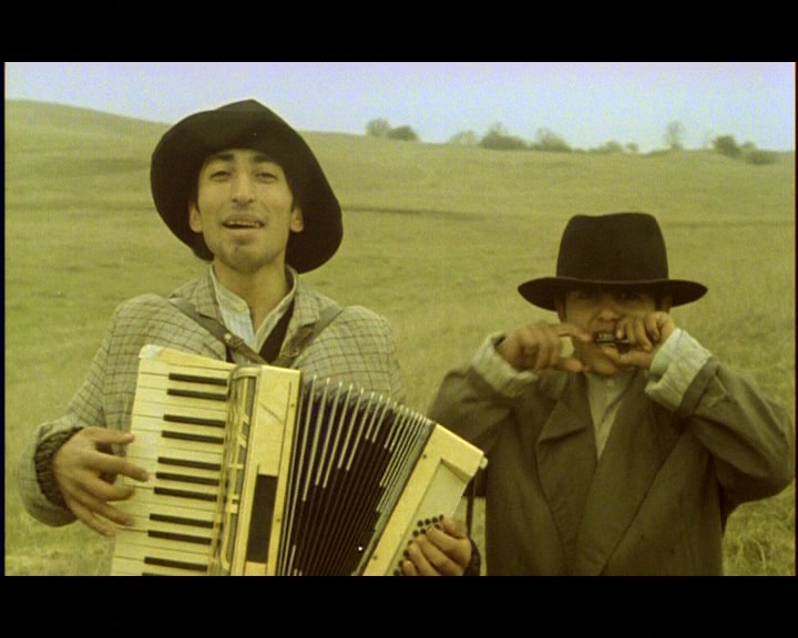 谁在那儿歌唱？剧照的剧照