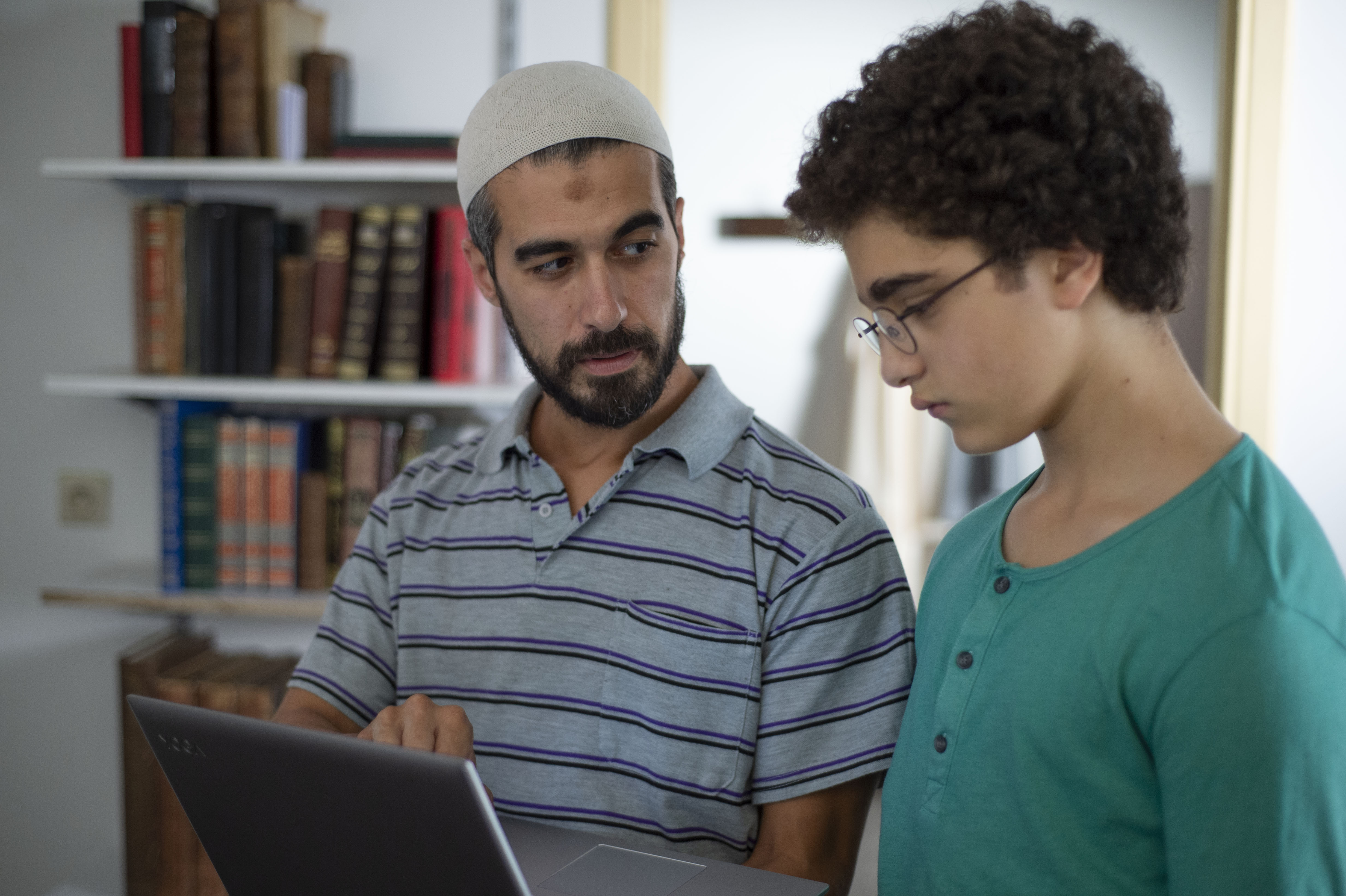 年轻的阿迈德剧照的剧照