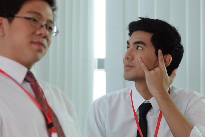 争钱斗爱ATM剧照的剧照