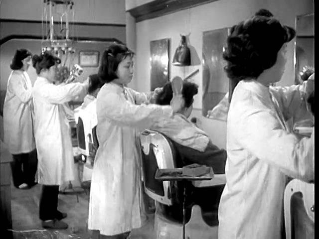 女理发师剧照的剧照