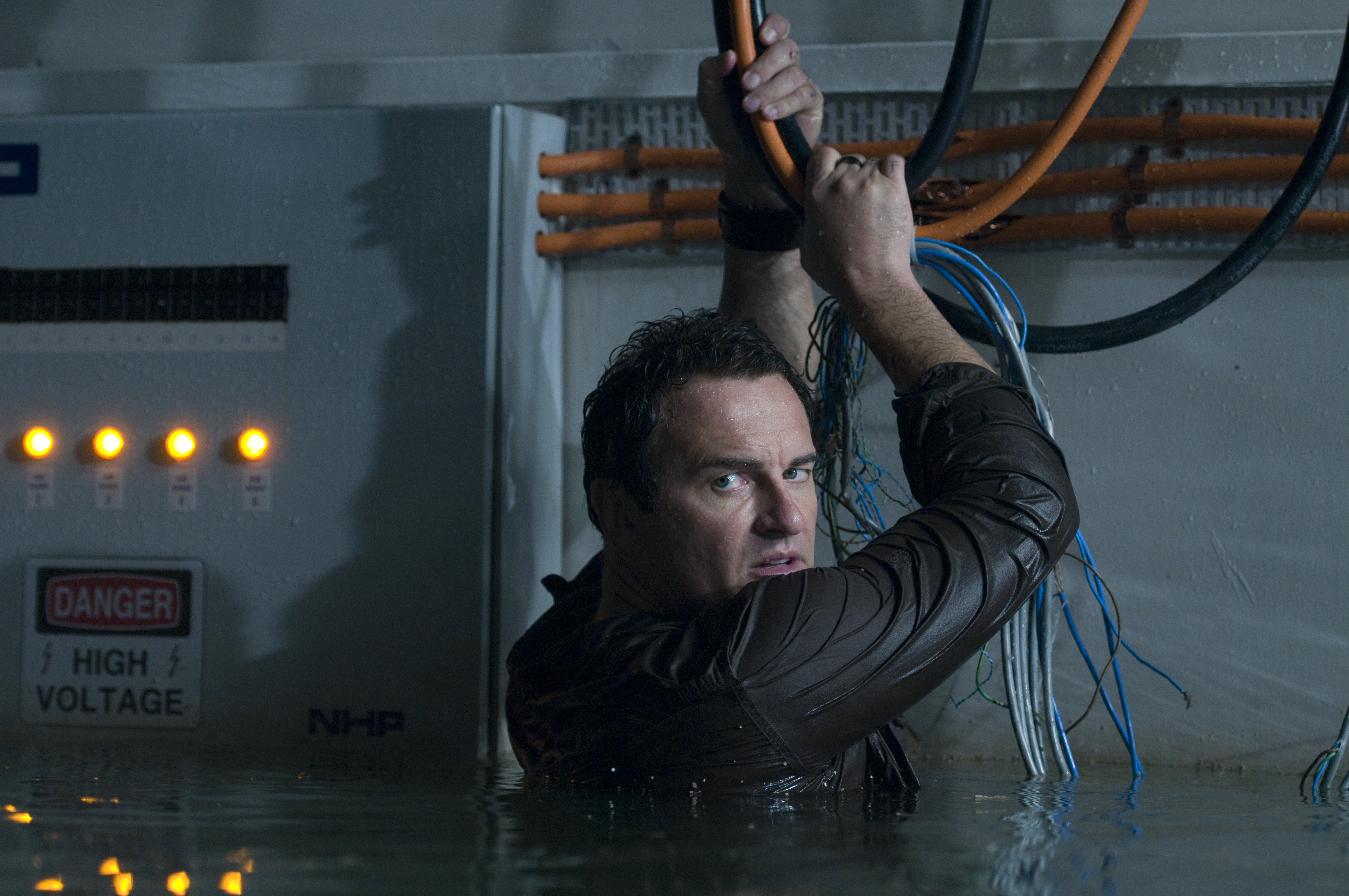 大海啸之鲨口逃生剧照的剧照