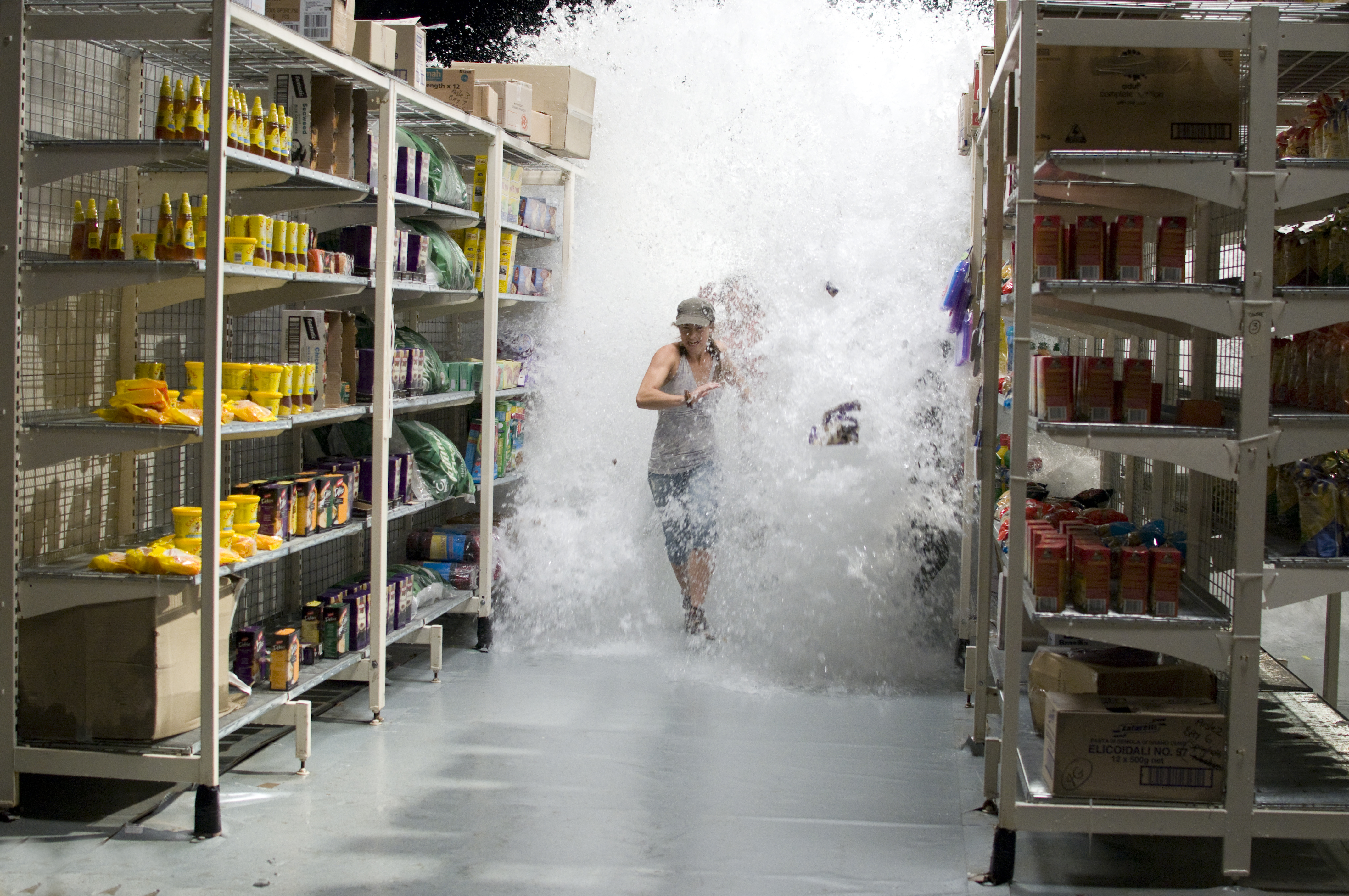 大海啸之鲨口逃生剧照的剧照