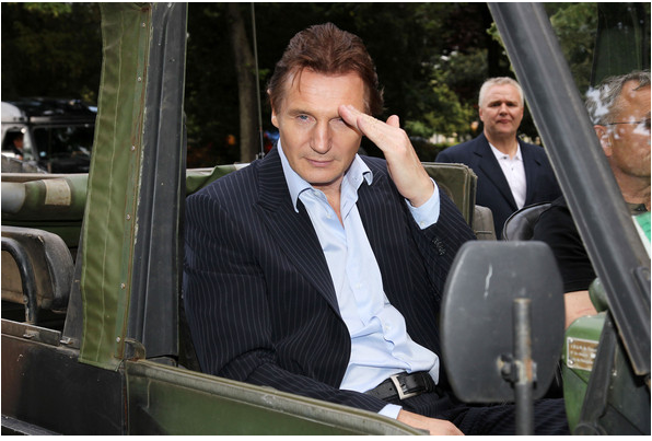 不明身份剧照的剧照