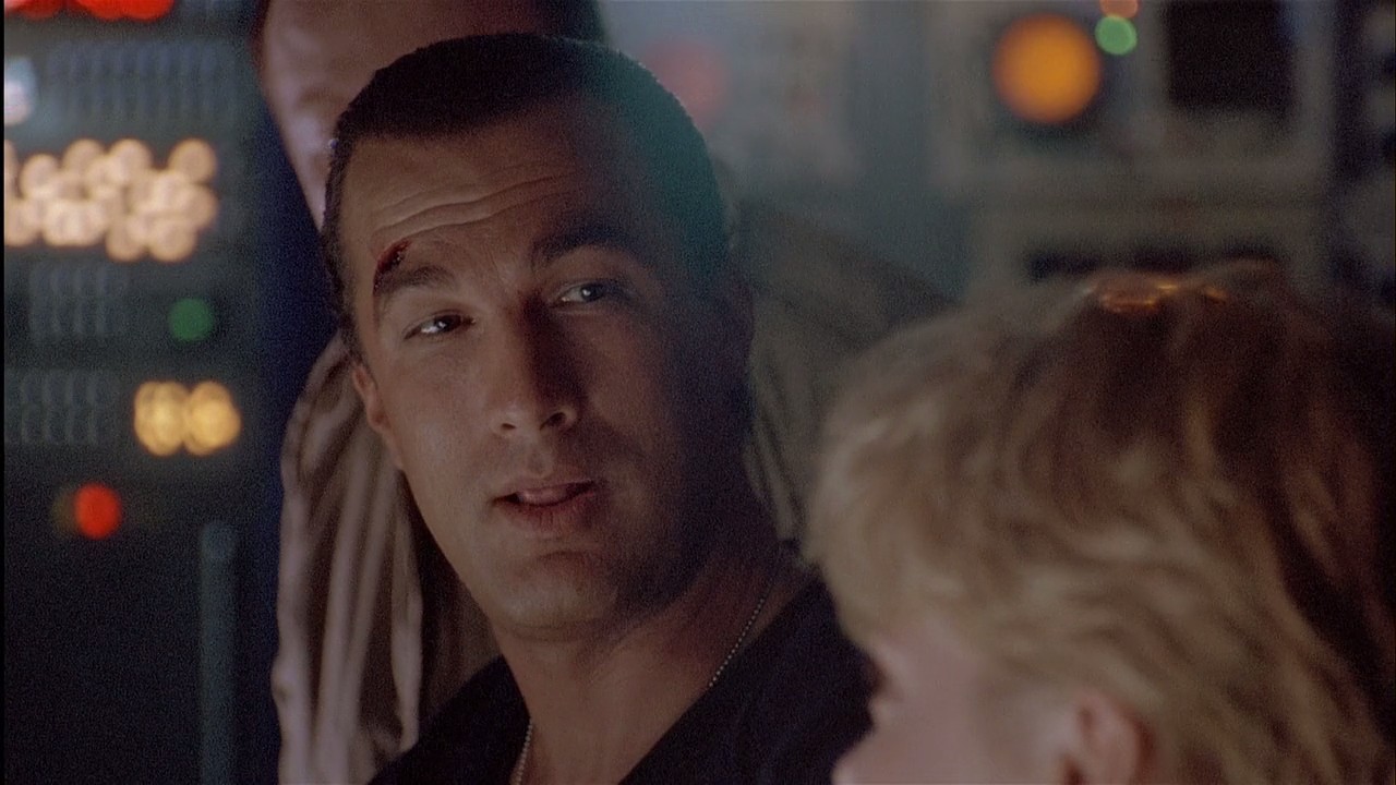 潜龙轰天剧照的剧照