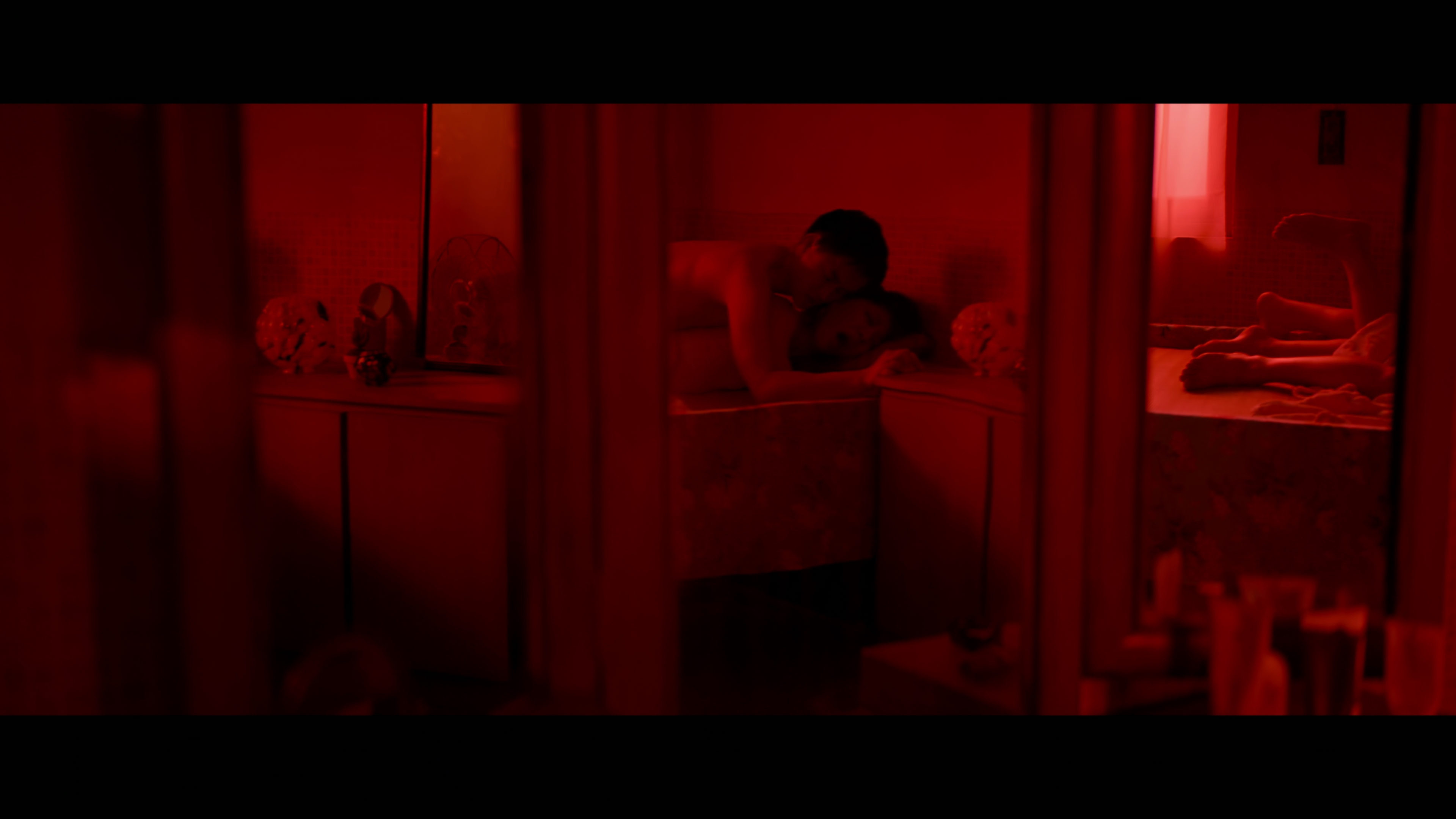 淡蓝琥珀剧照的剧照