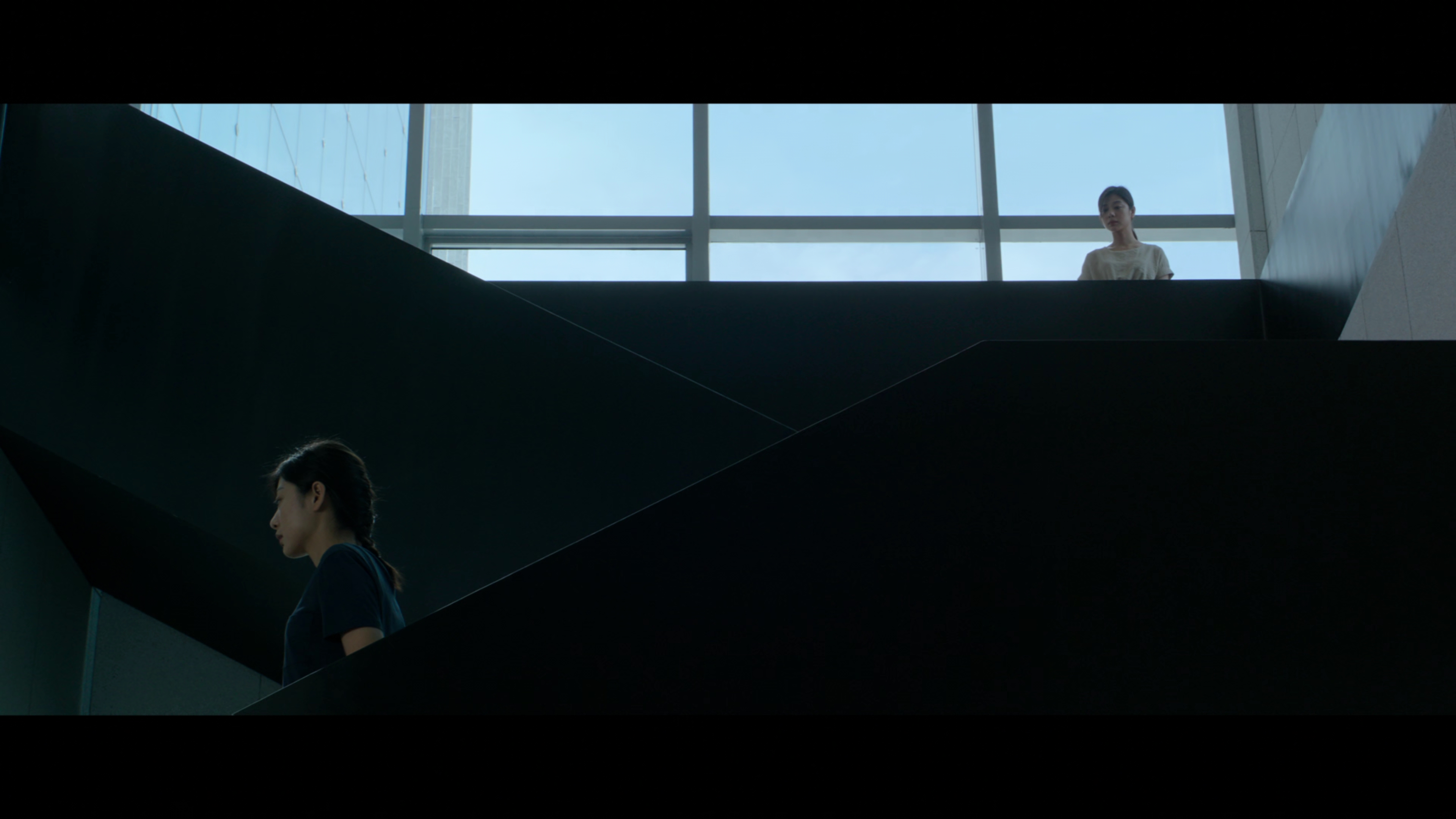 淡蓝琥珀剧照的剧照