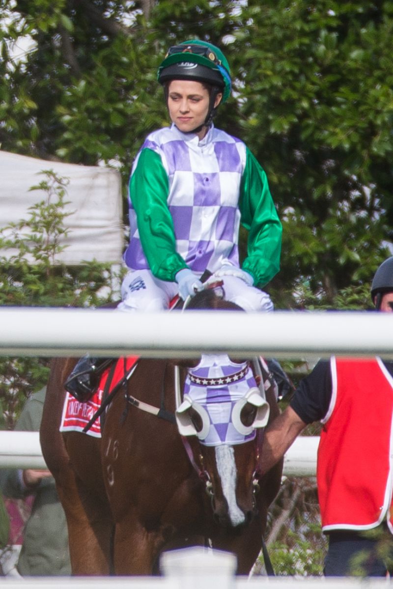 赛马女孩剧照的剧照