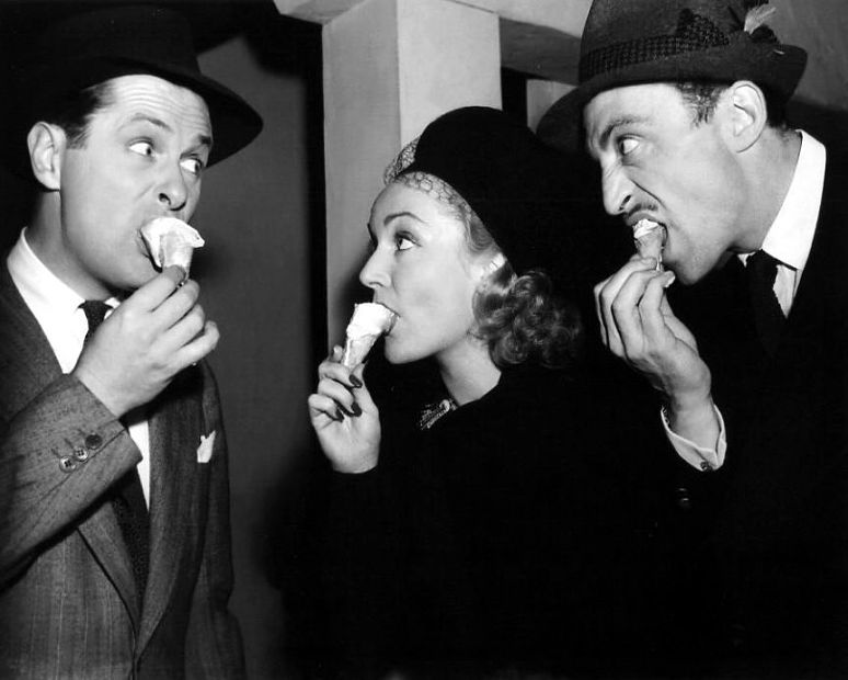 史密斯夫妇剧照的剧照