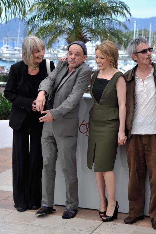 神圣车行剧照的剧照