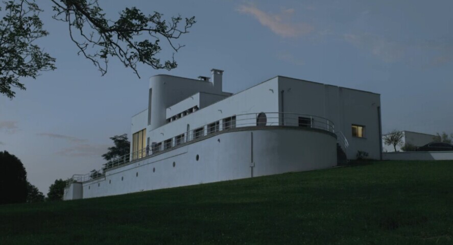 神圣车行剧照的剧照