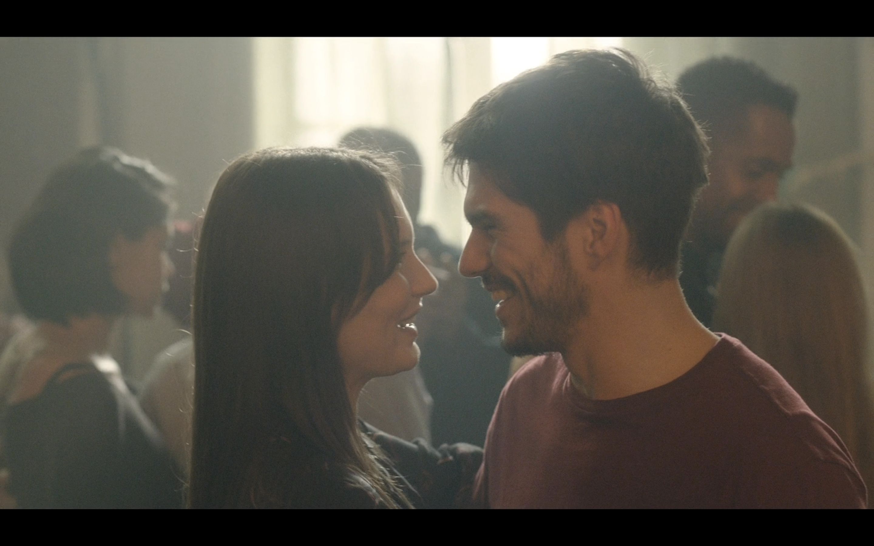 某处，某人剧照的剧照