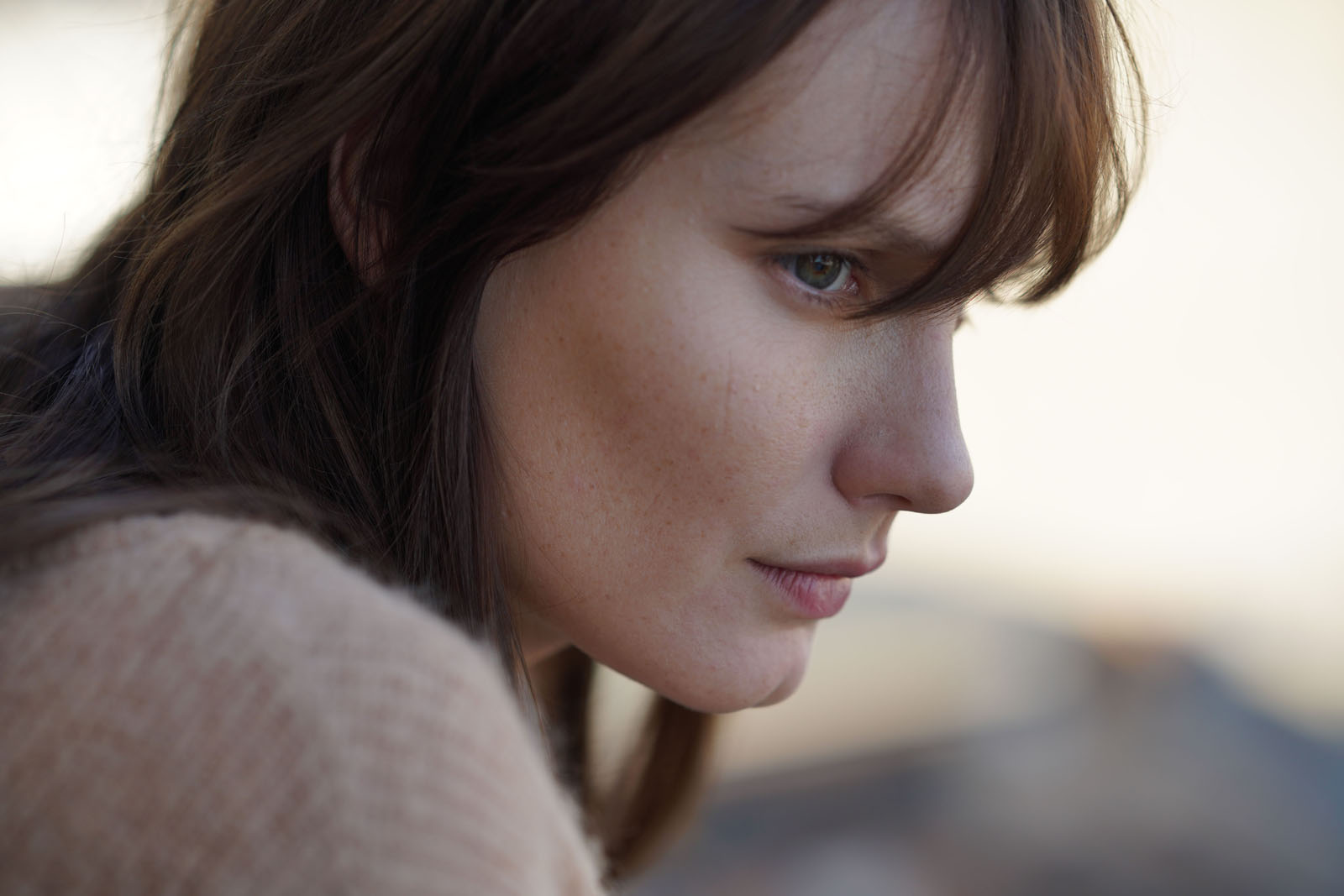 某处，某人剧照的剧照