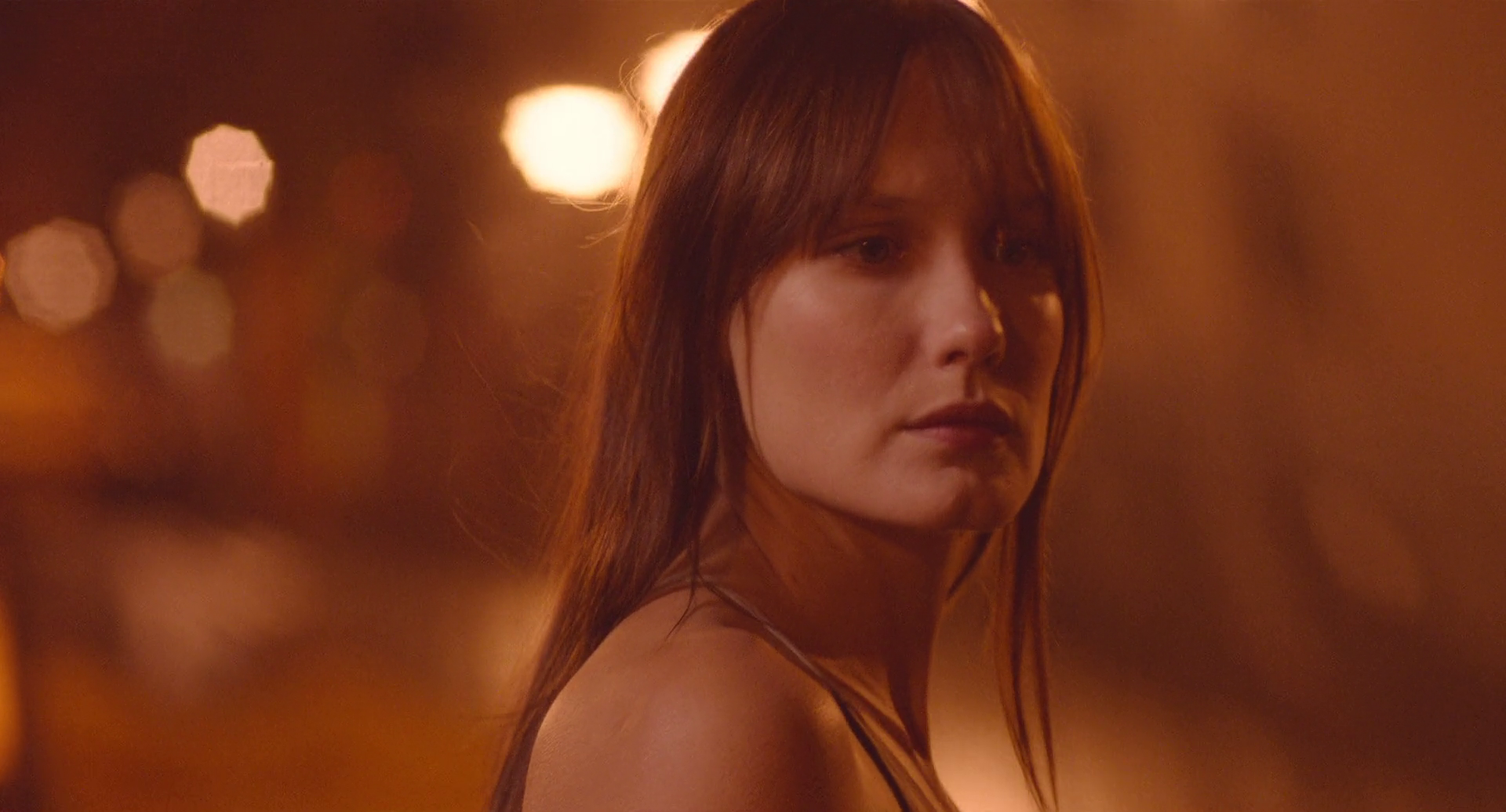 某处，某人剧照的剧照