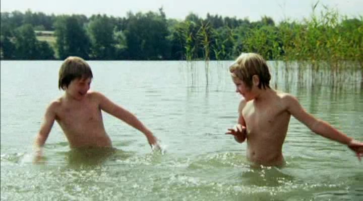 维吉尔与奥拉剧照的剧照