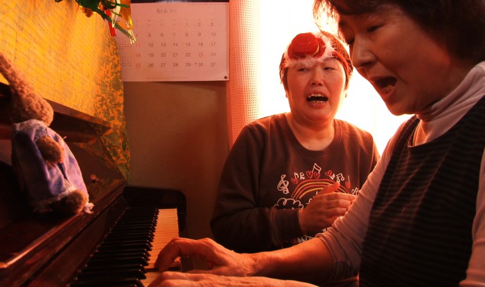 奈绪与家人的35年剧照的剧照