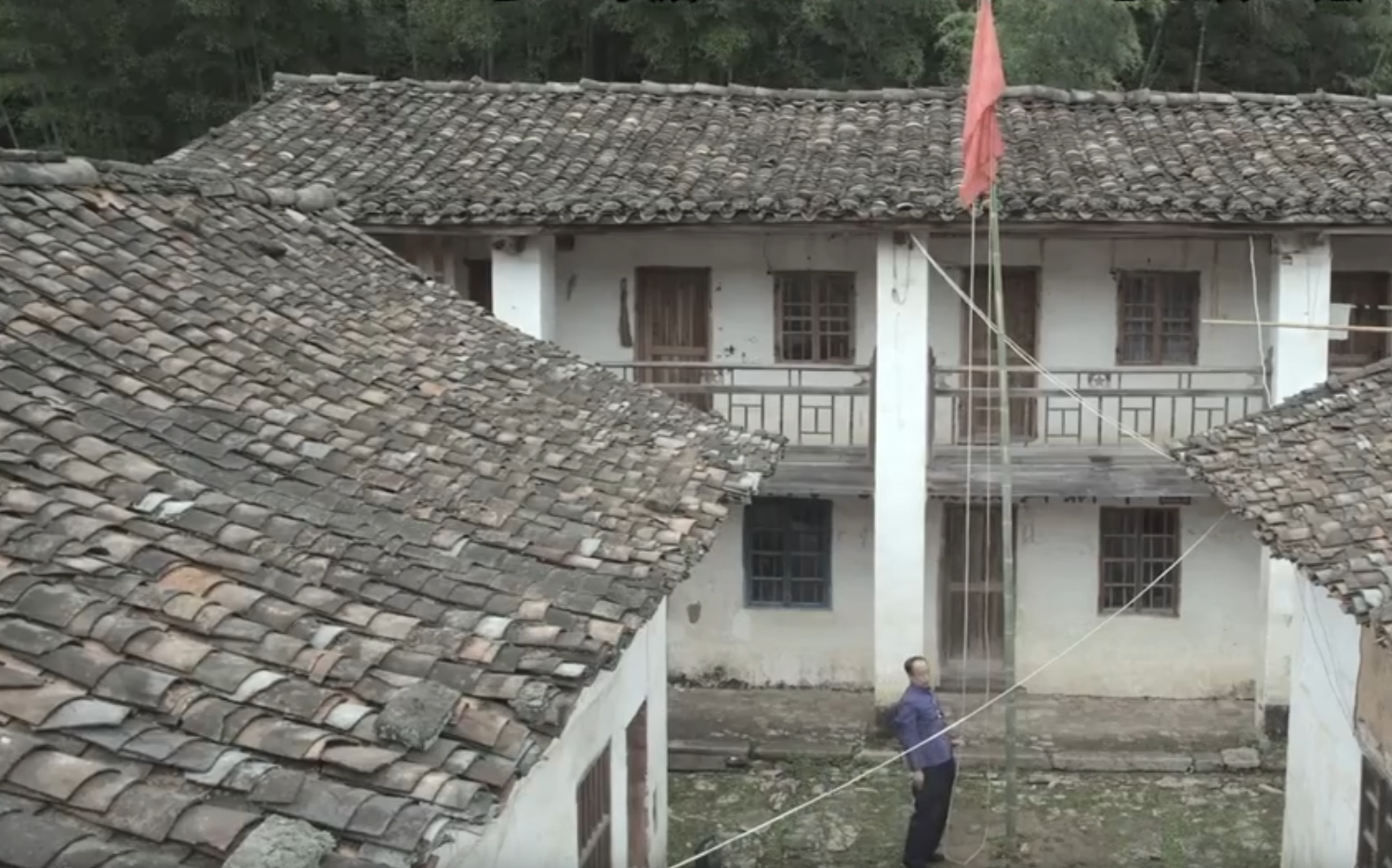 一个人的课堂剧照的剧照