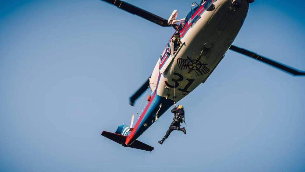 紧急救援剧照的剧照