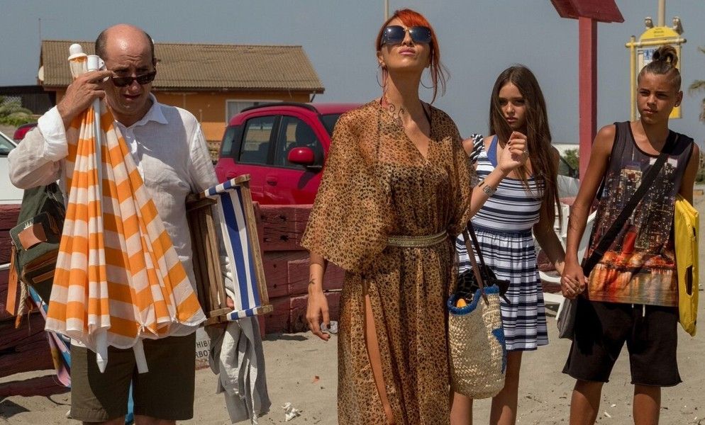 高速路上一只猫剧照的剧照