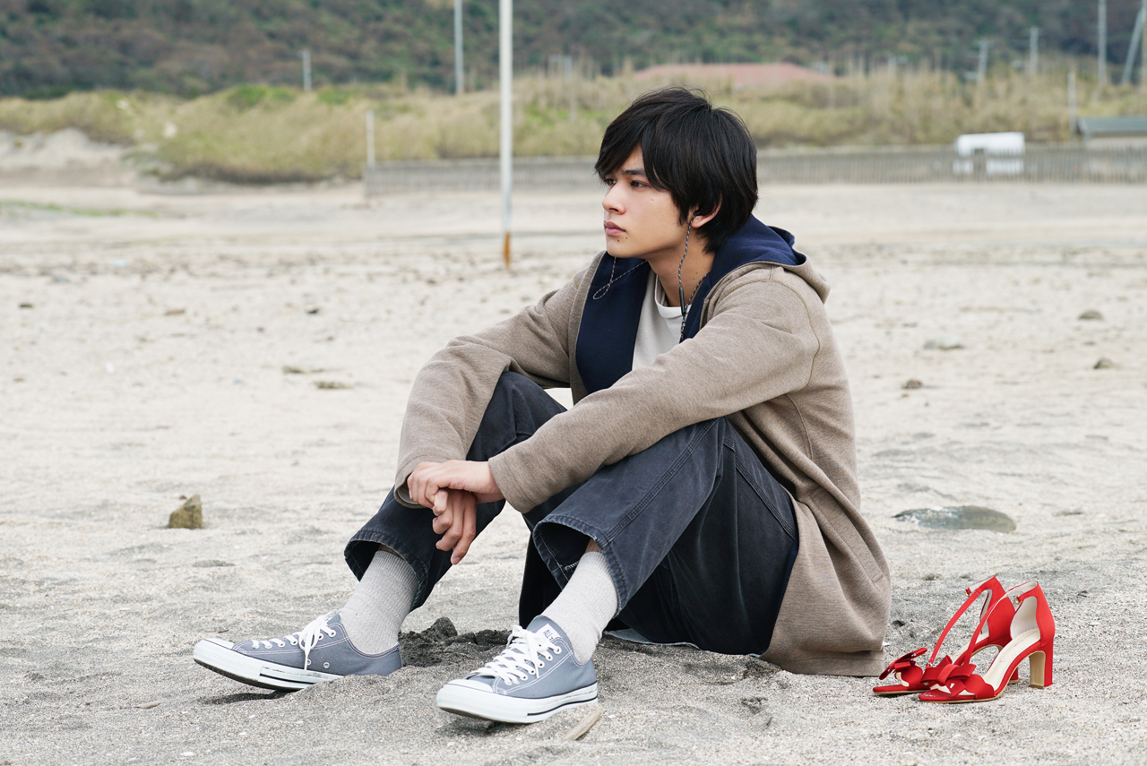 你在月夜里闪耀光辉剧照的剧照