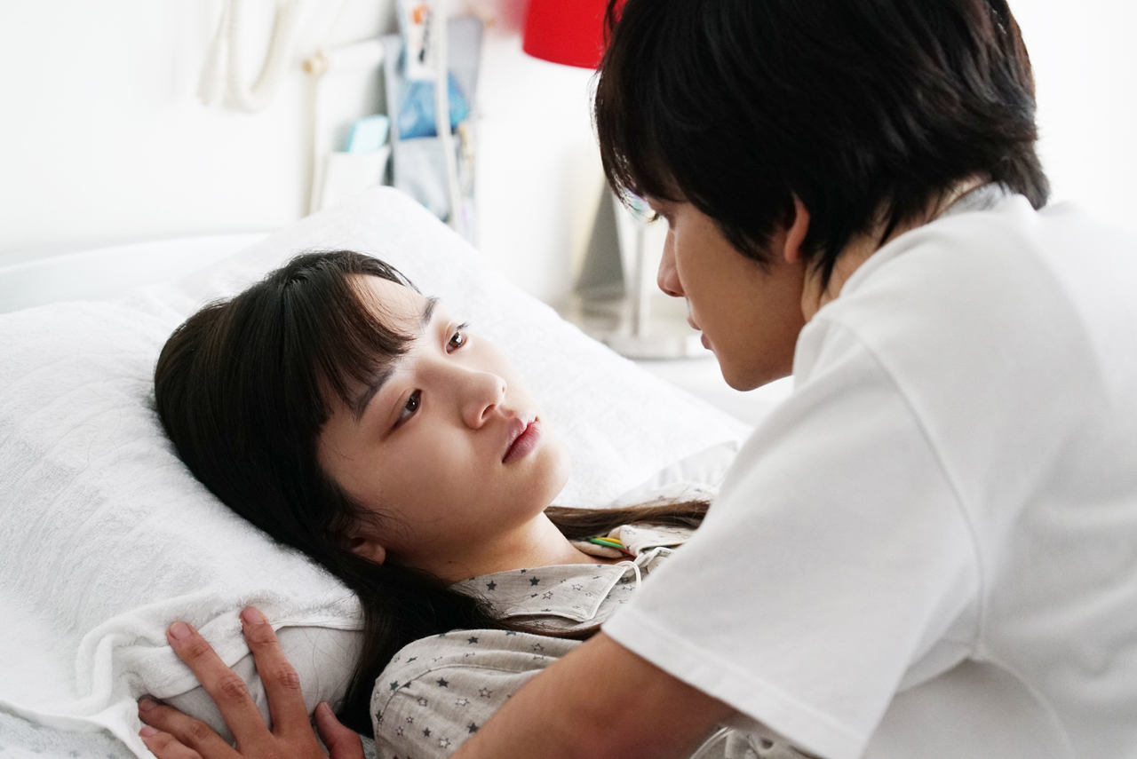 你在月夜里闪耀光辉剧照的剧照