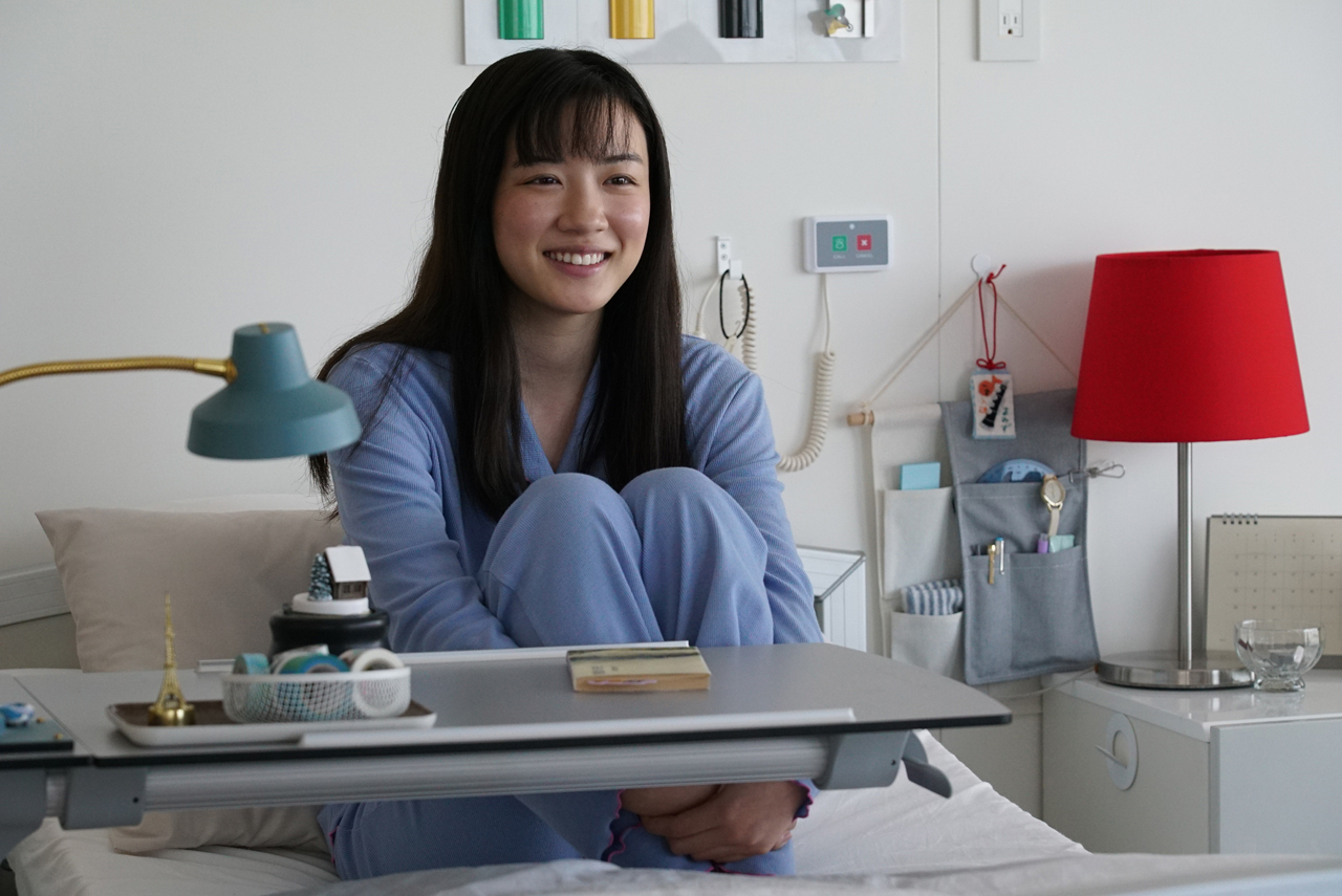 你在月夜里闪耀光辉剧照的剧照