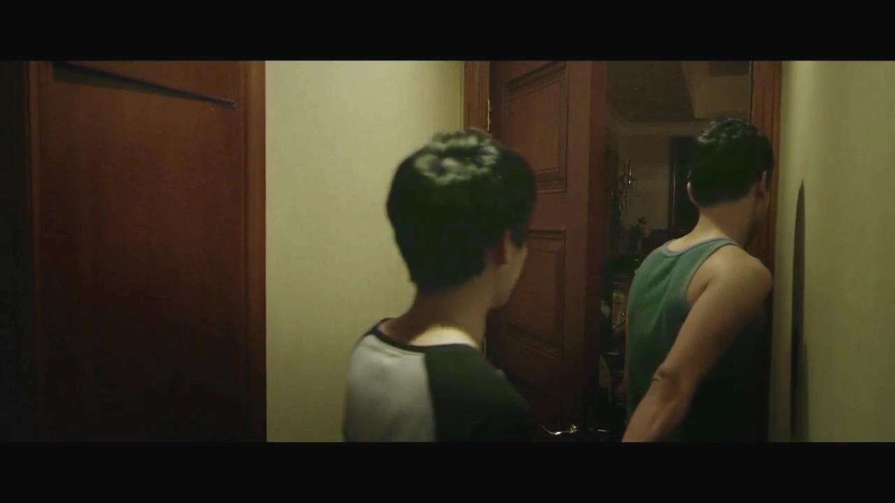 何故惹凡尘剧照的剧照