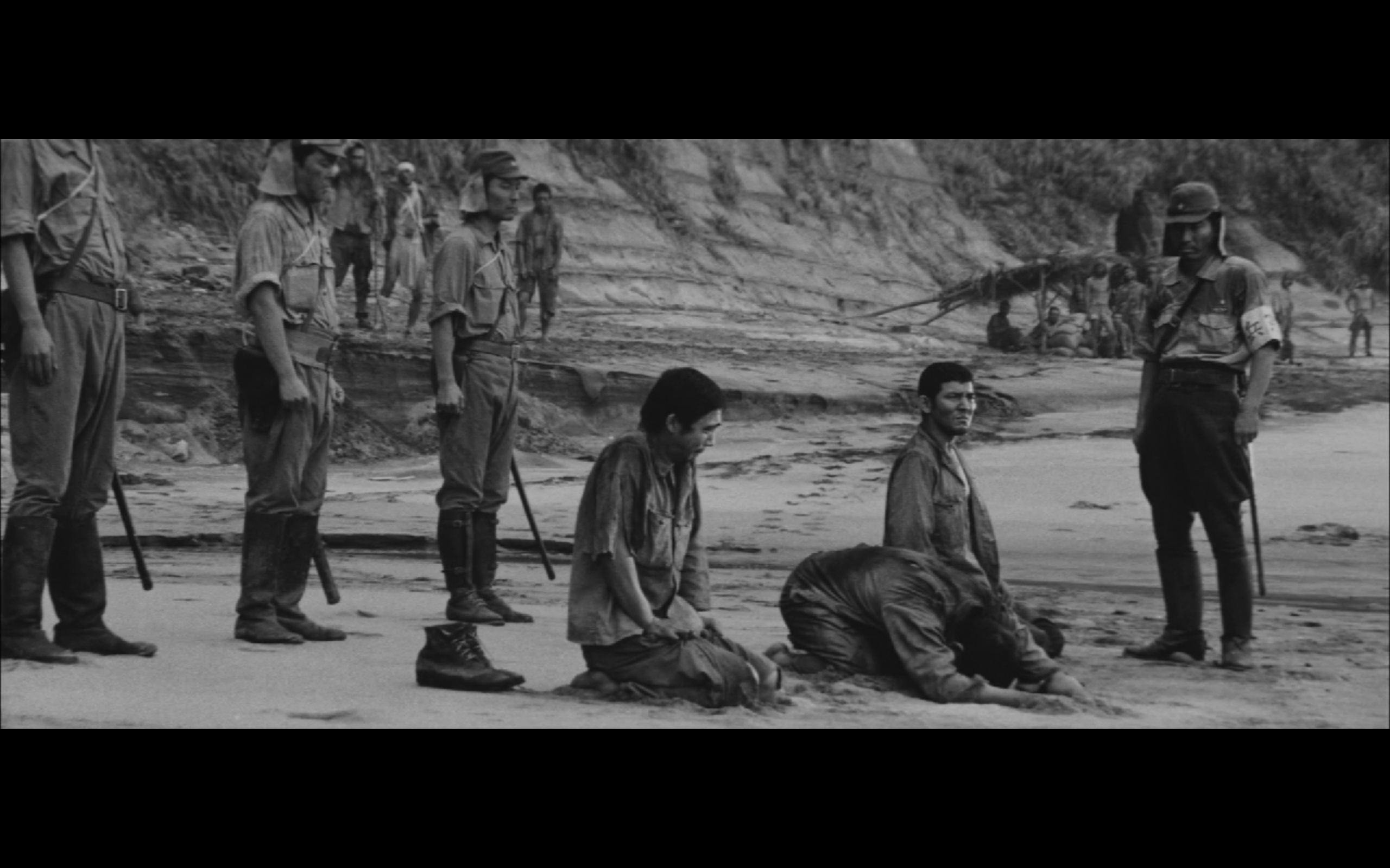 飘舞的军旗下剧照的剧照