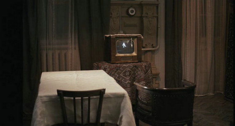 一个半房间，或回到祖国的感伤旅行剧照的剧照