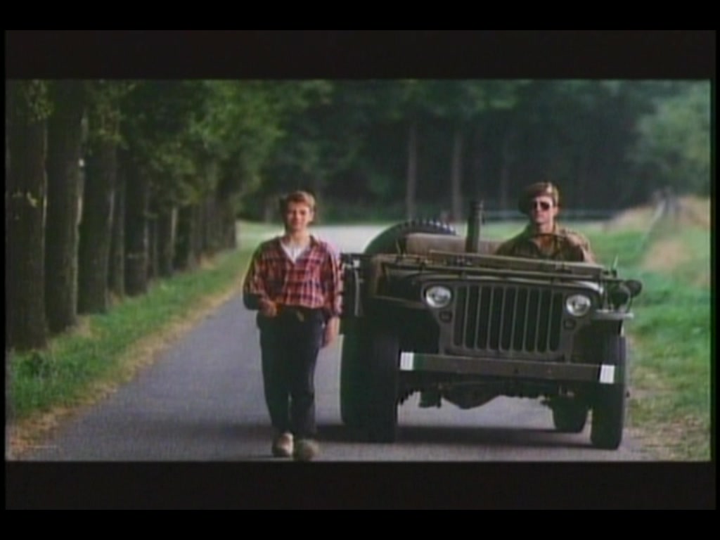 军官与男孩剧照的剧照