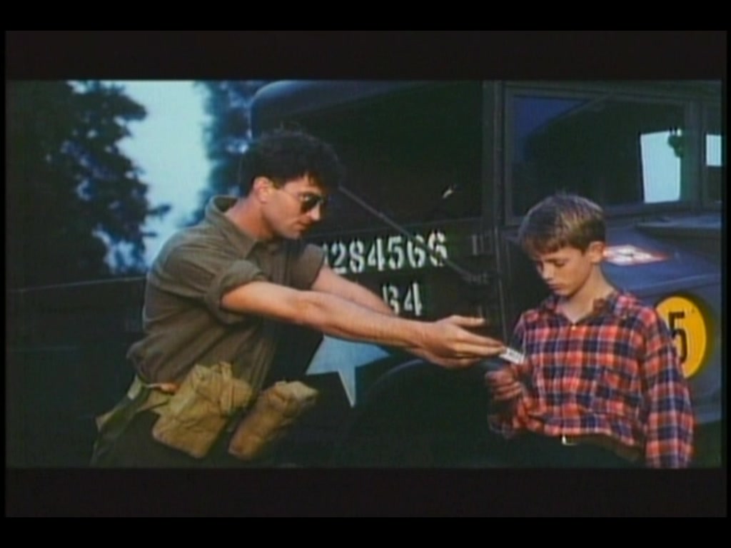 军官与男孩剧照的剧照