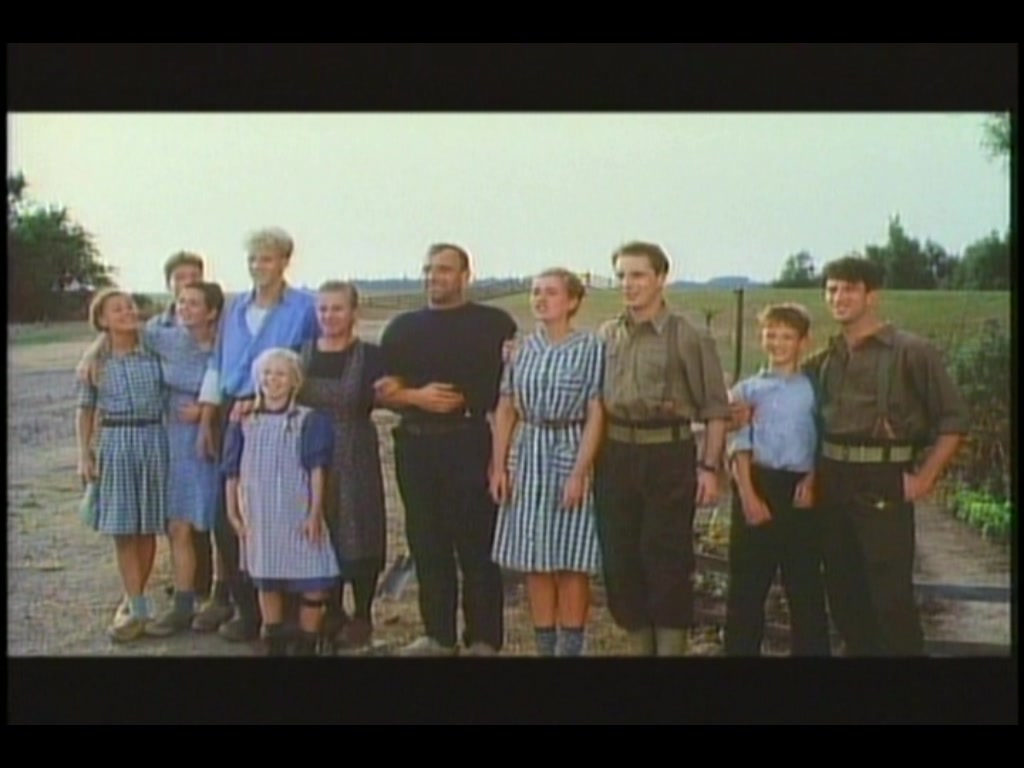 军官与男孩剧照的剧照