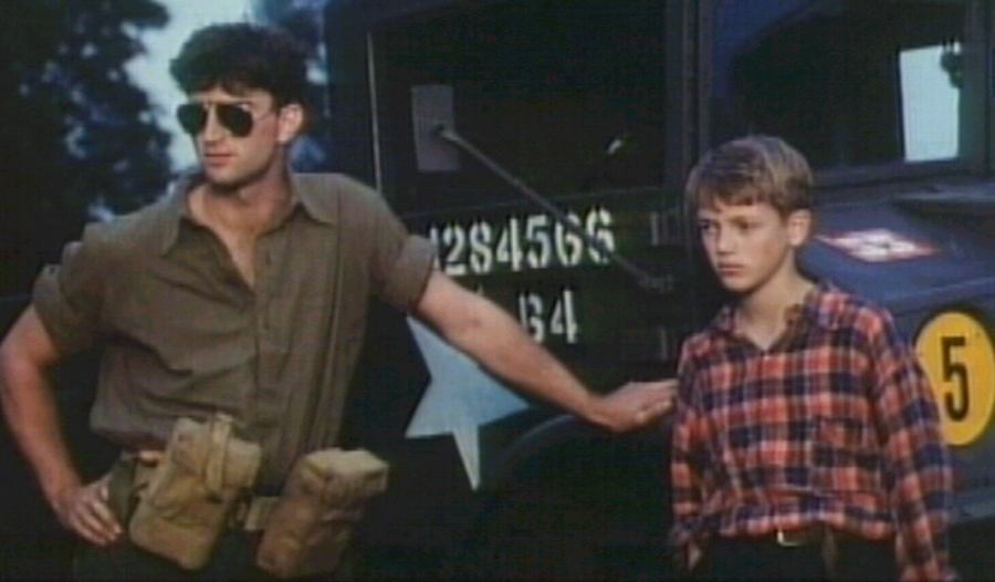 军官与男孩剧照的剧照