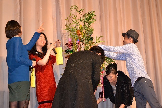 沙尼达尔之花剧照的剧照