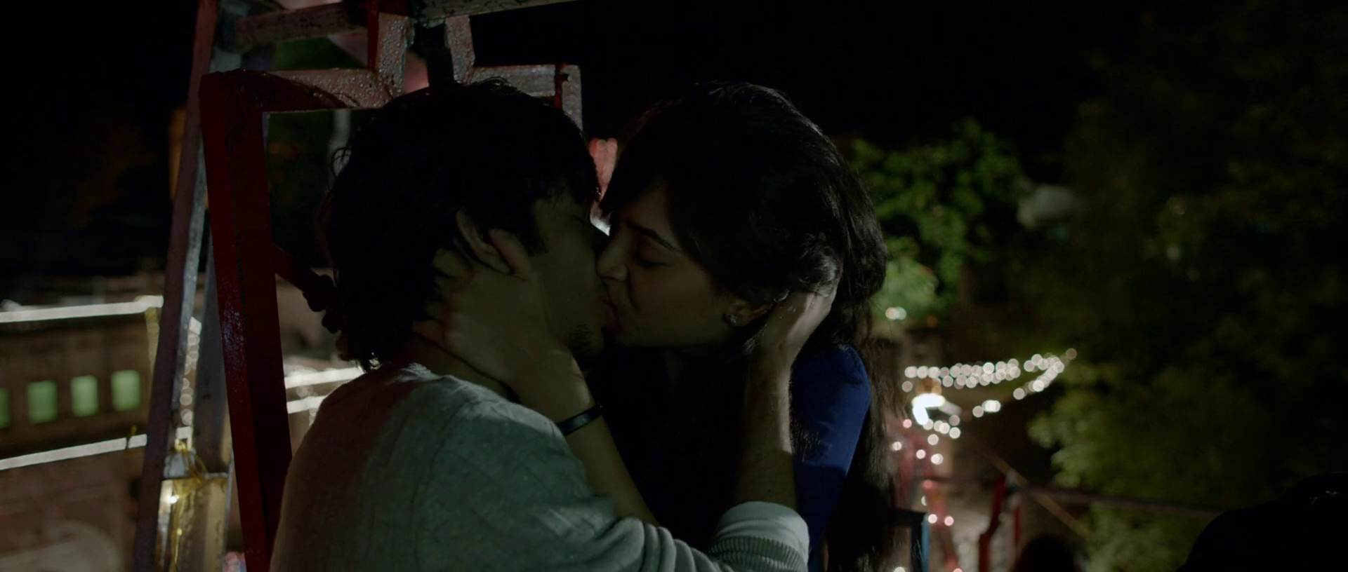 我罩袍下的口红剧照的剧照