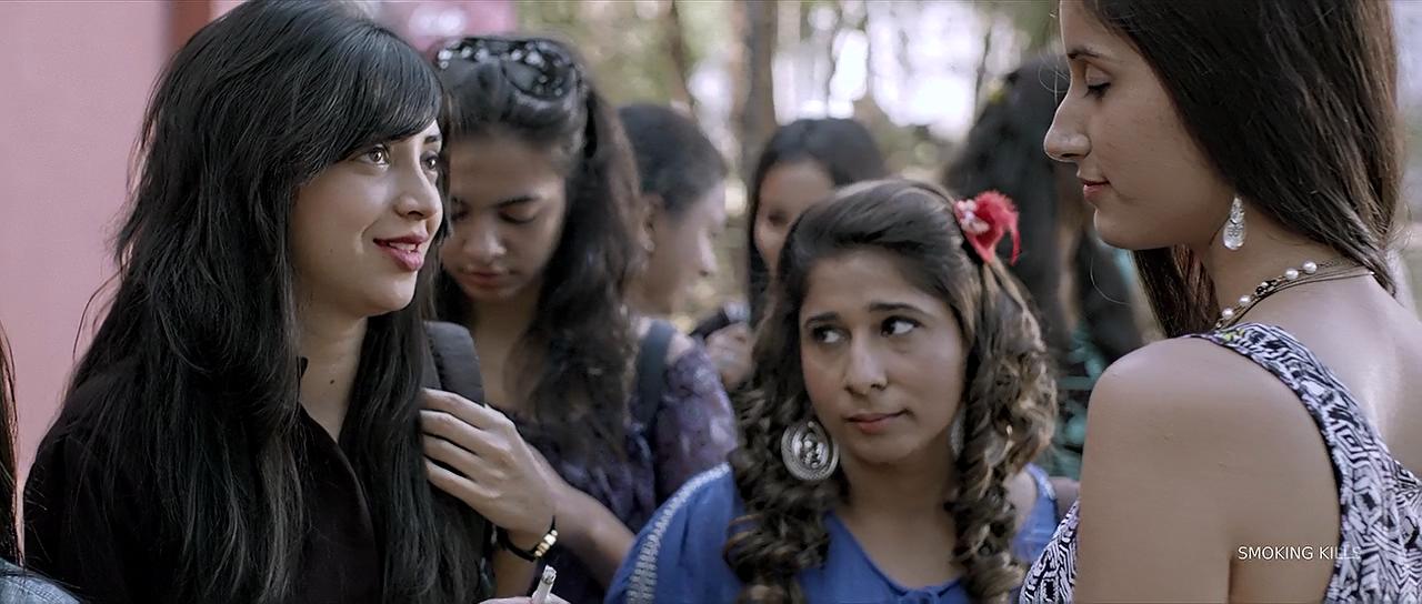 我罩袍下的口红剧照的剧照