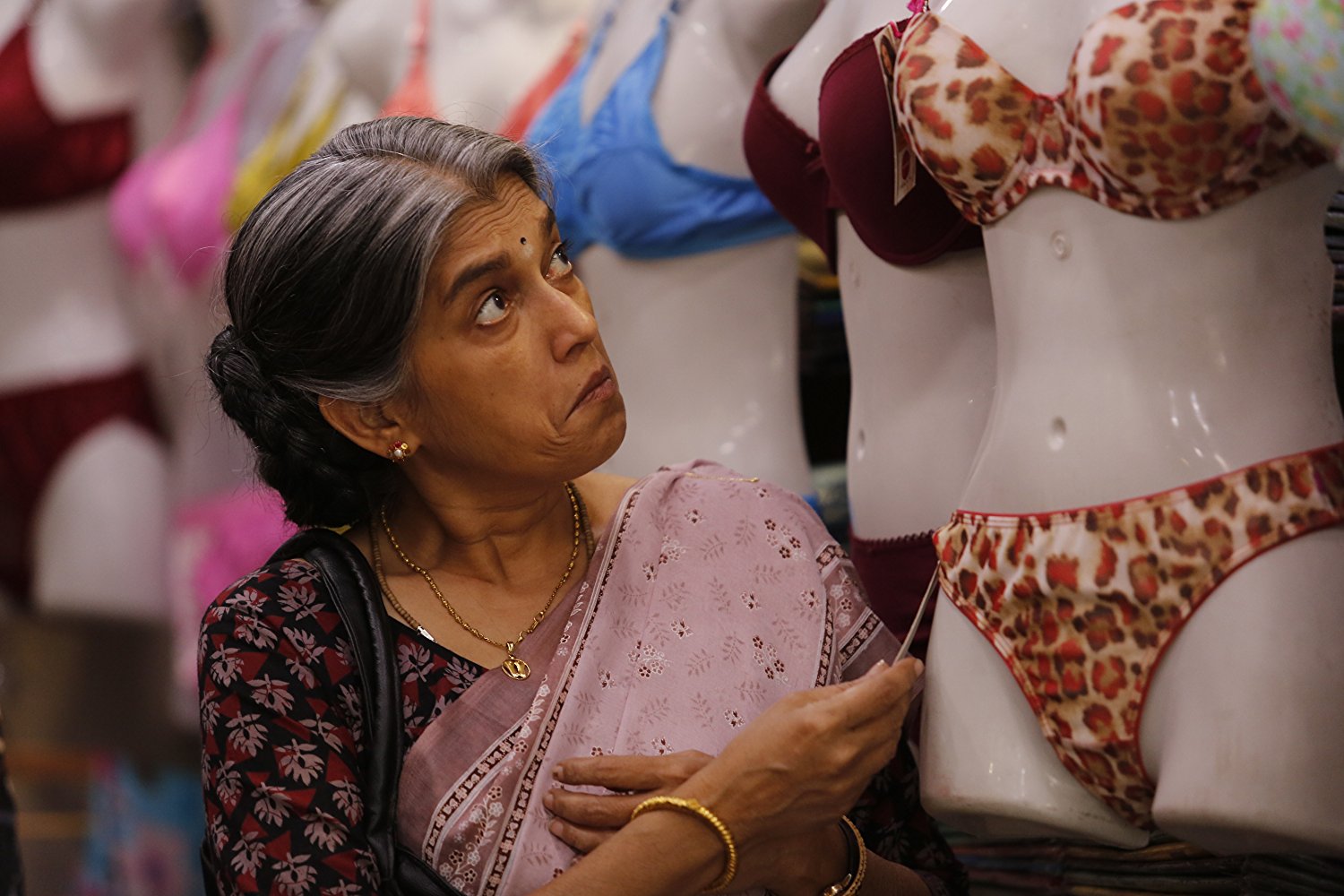 我罩袍下的口红剧照的剧照