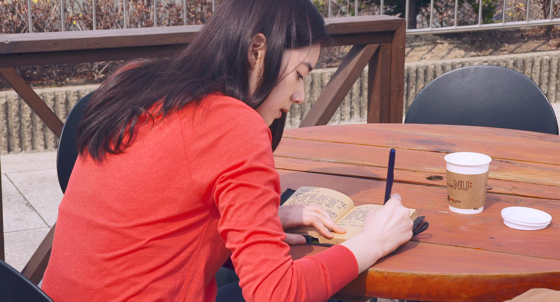 不是任何人女儿的海媛剧照的剧照