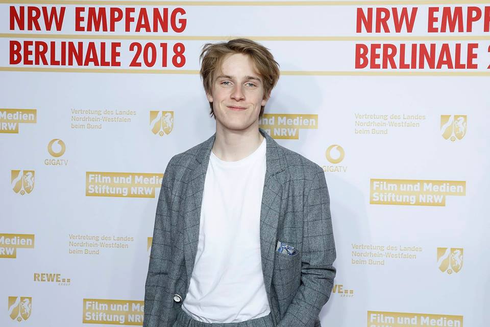 一千种方式形容雨剧照的剧照