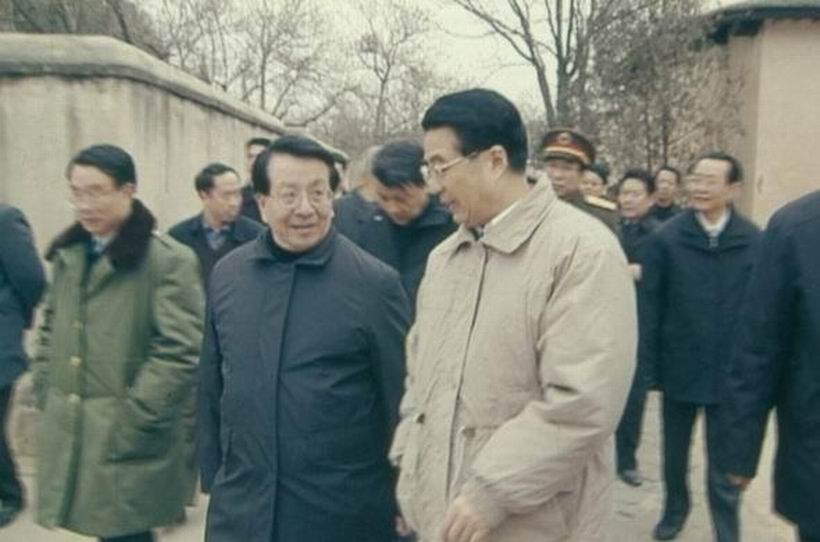 脊梁剧照的剧照