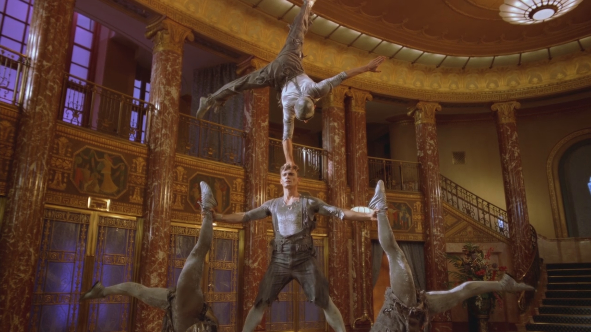 太阳马戏团：人生之旅剧照的剧照