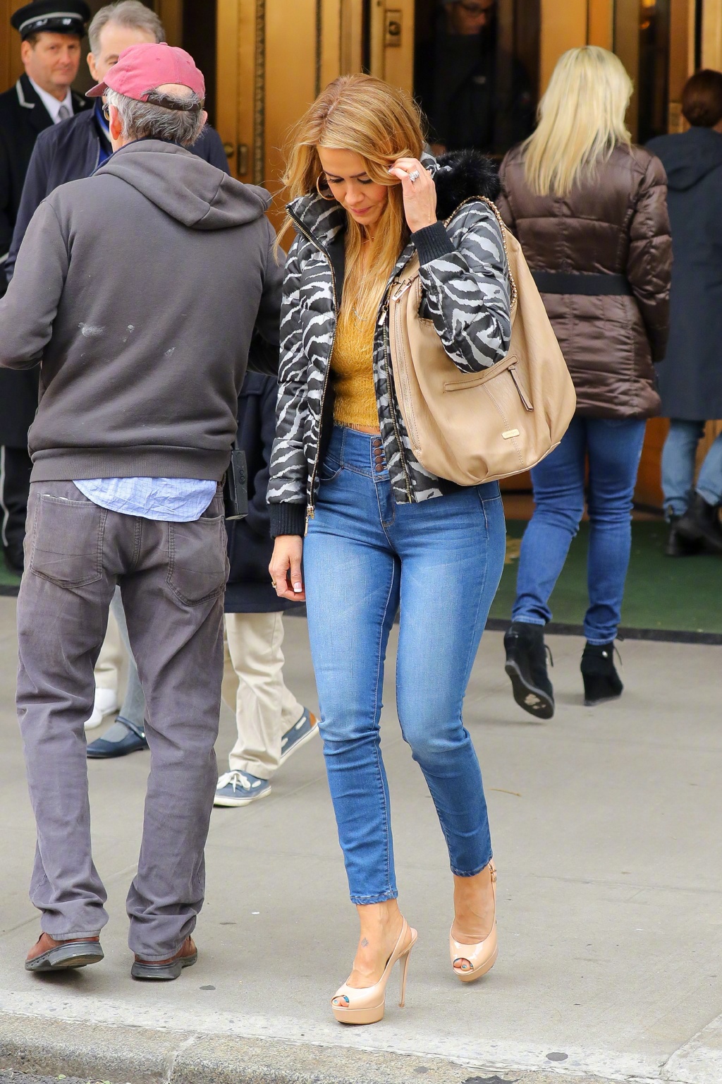 金翅雀剧照的剧照