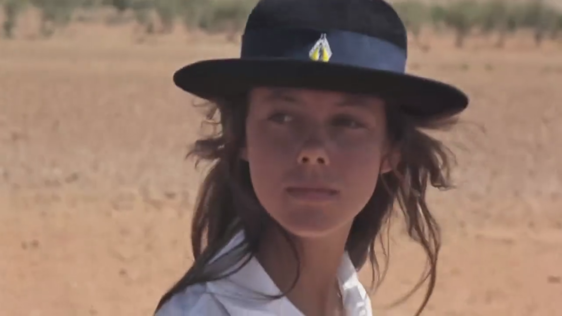 小姐弟荒原历险剧照的剧照