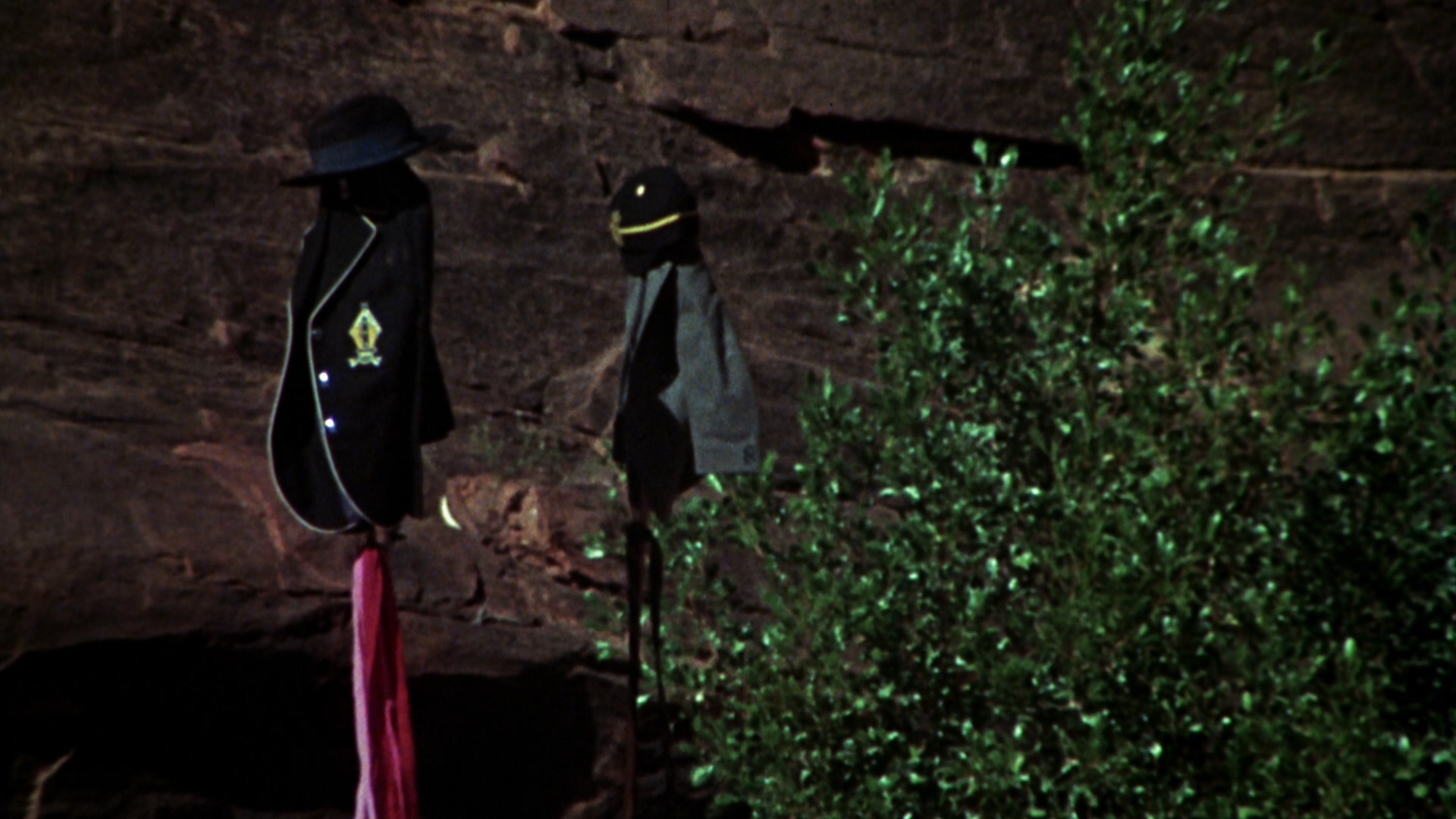 小姐弟荒原历险剧照的剧照