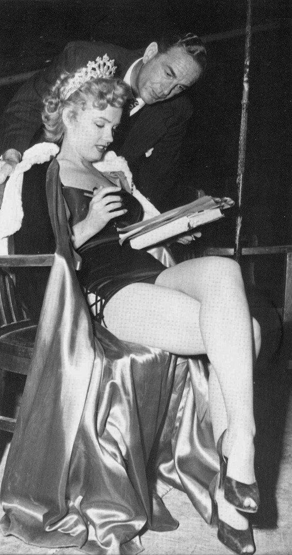 未婚伉俪剧照的剧照