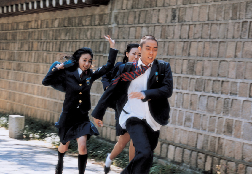 高中女生要出嫁剧照的剧照