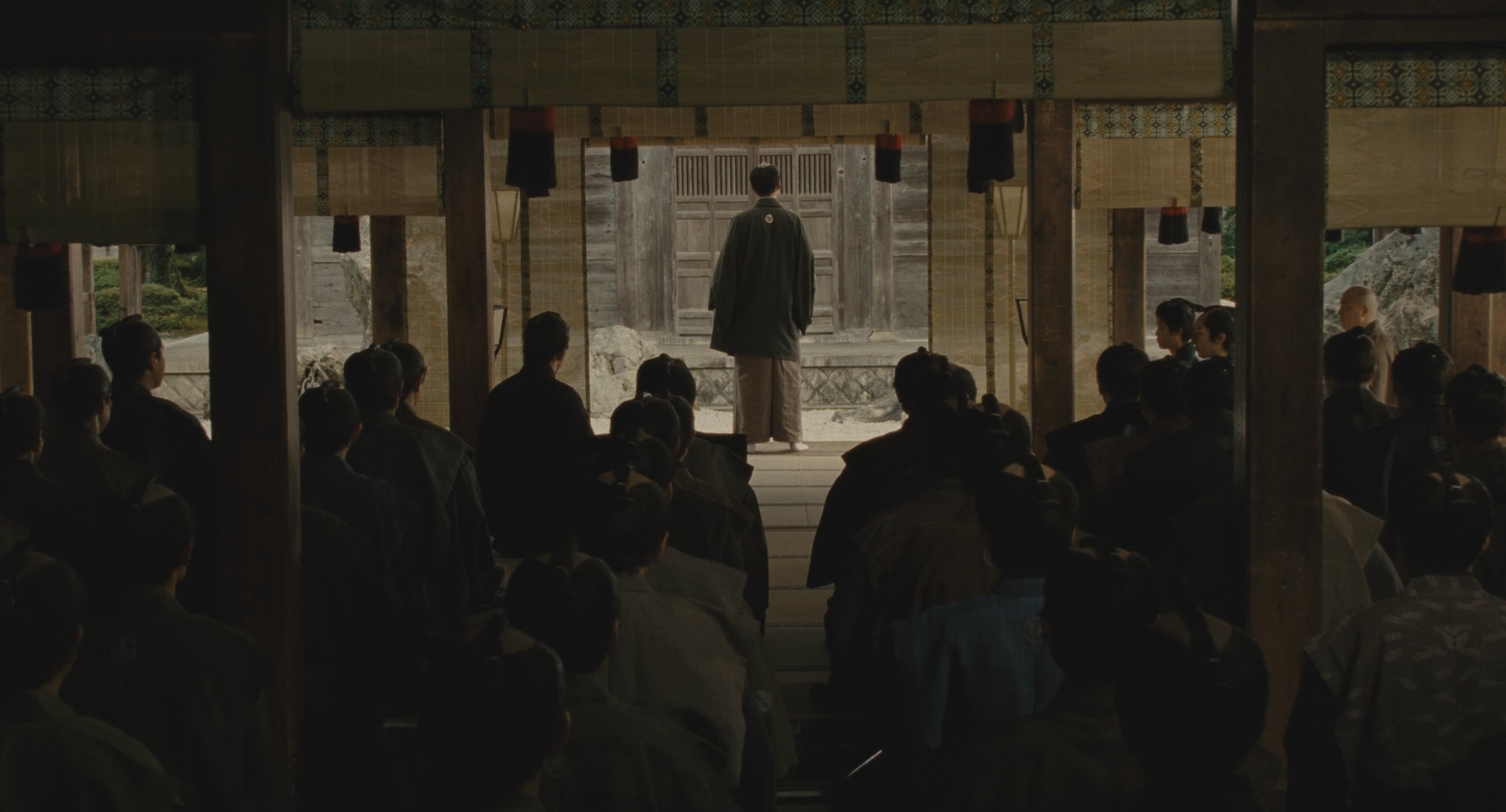 山茶花飘零剧照的剧照