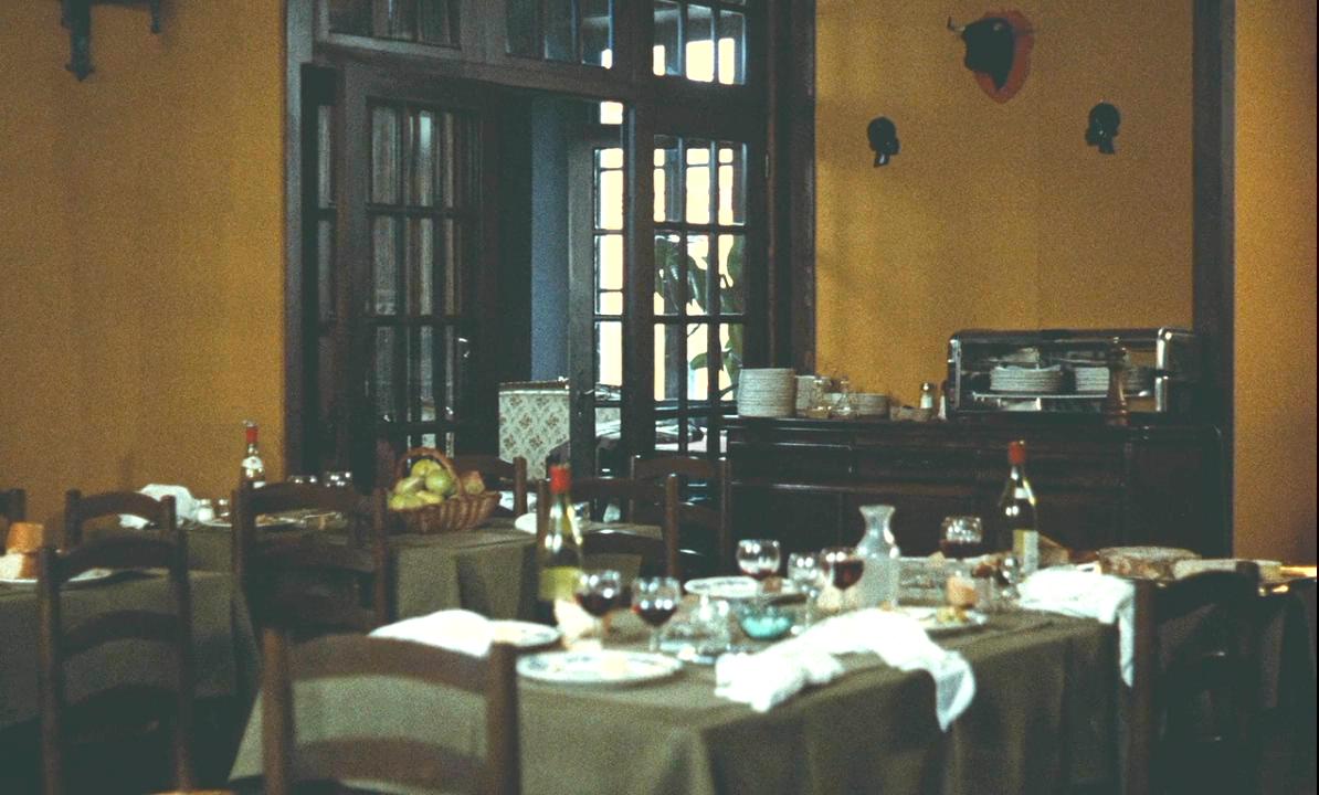 张口结舌剧照的剧照