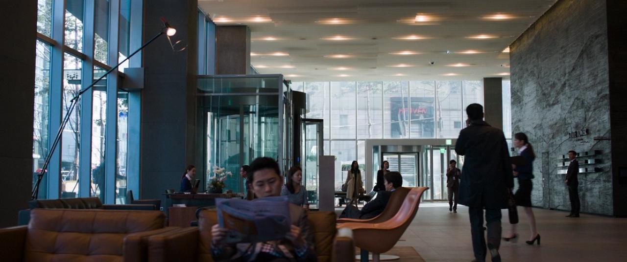 哭泣的男人剧照的剧照