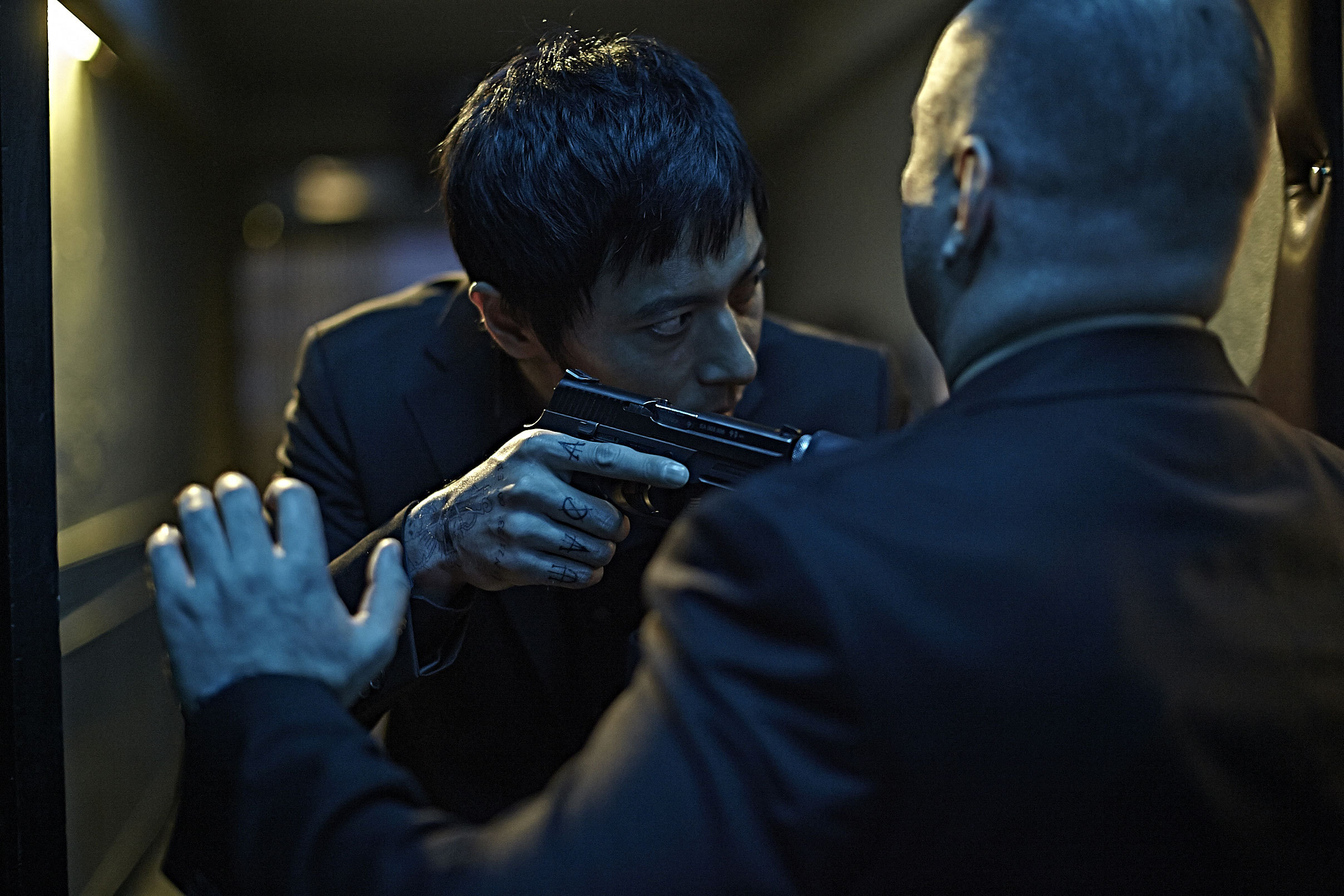 哭泣的男人剧照的剧照