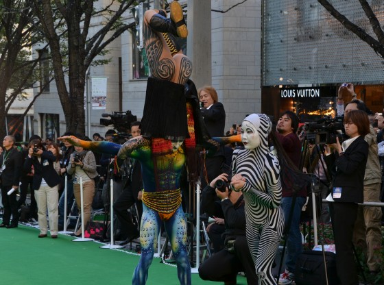 太阳马戏团：遥远的世界剧照的剧照